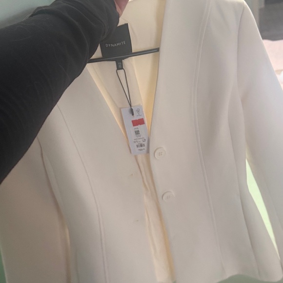 Dynamite Crisp White Blazer - Picture 3 of 3